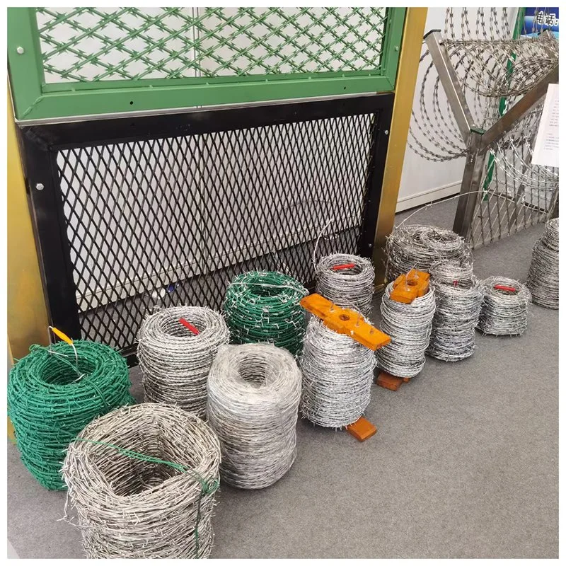 Factory Supply Double Twisted Galvanized Barbed Wire Cost Per Roll