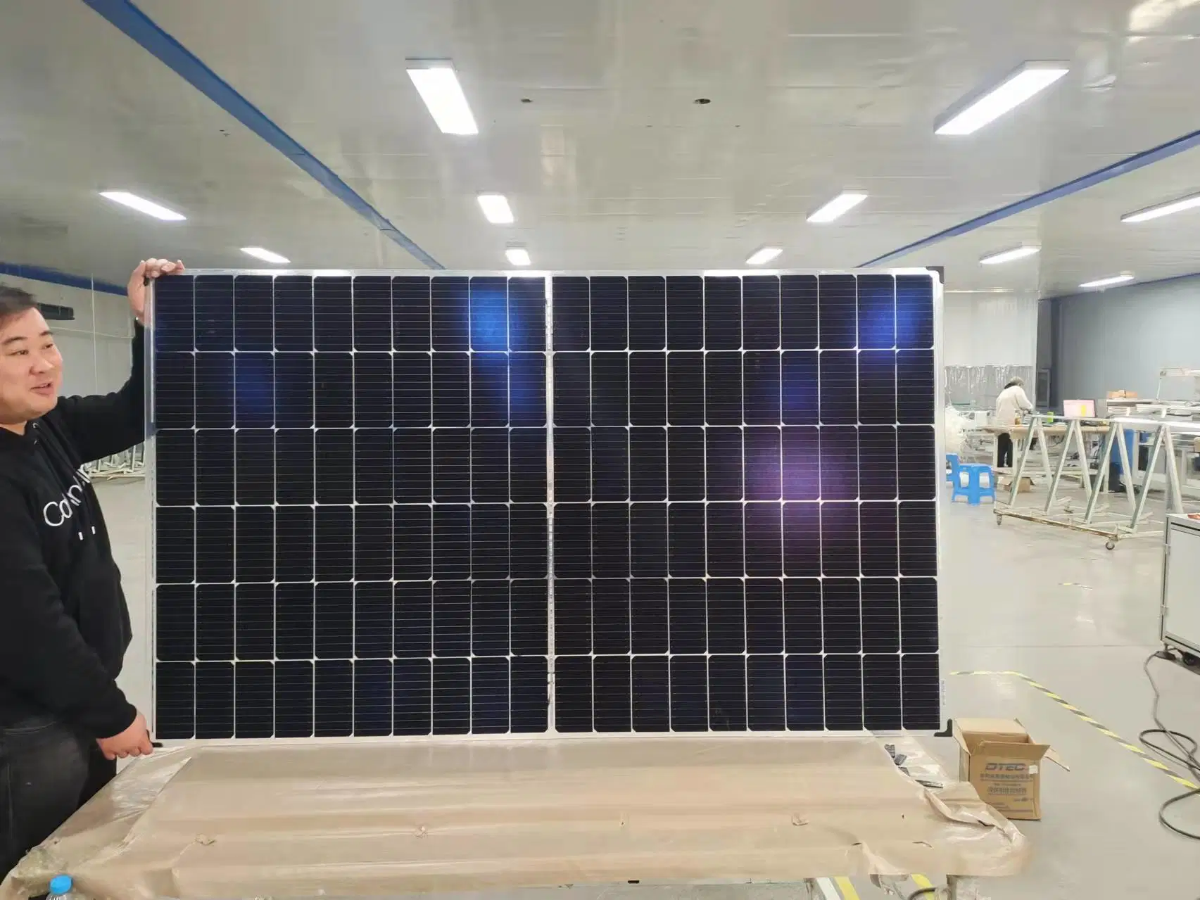 450W 500W 525W 550W Mono Crystalline Silicon Photovoltaic Half Cut Cells Solar Panel Price