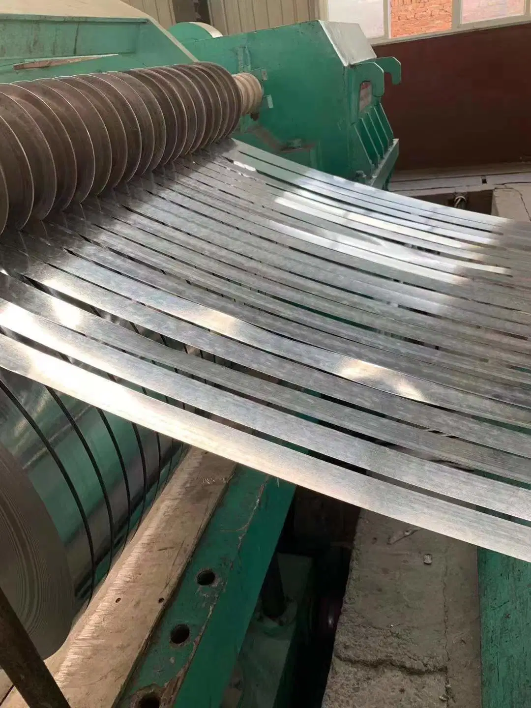 Galvanized Iron Packing Belt Tensile 16/19/25/32 mm Galvanized Steel Belt Hot DIP Steel Strapping