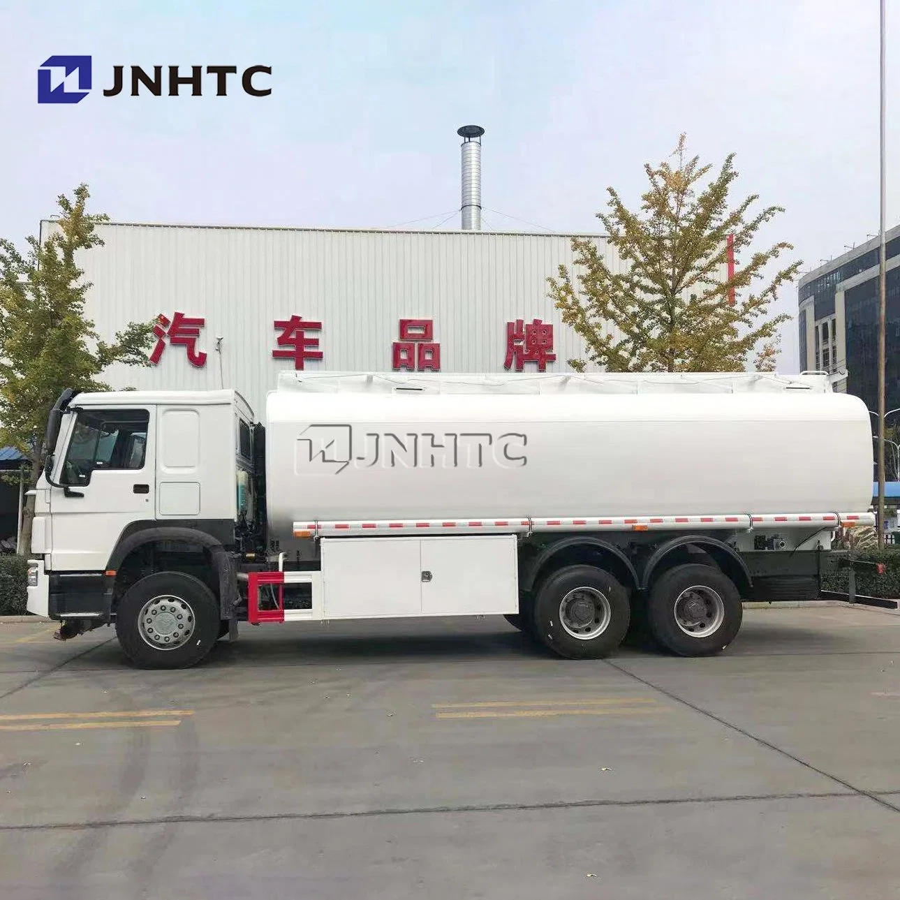 Sinotruck HOWO 6X4 Oil Fuel Tanker Truck 20000 Litres Aluminum Oil Tanker Vessel Ship Trailer Truck for Sale