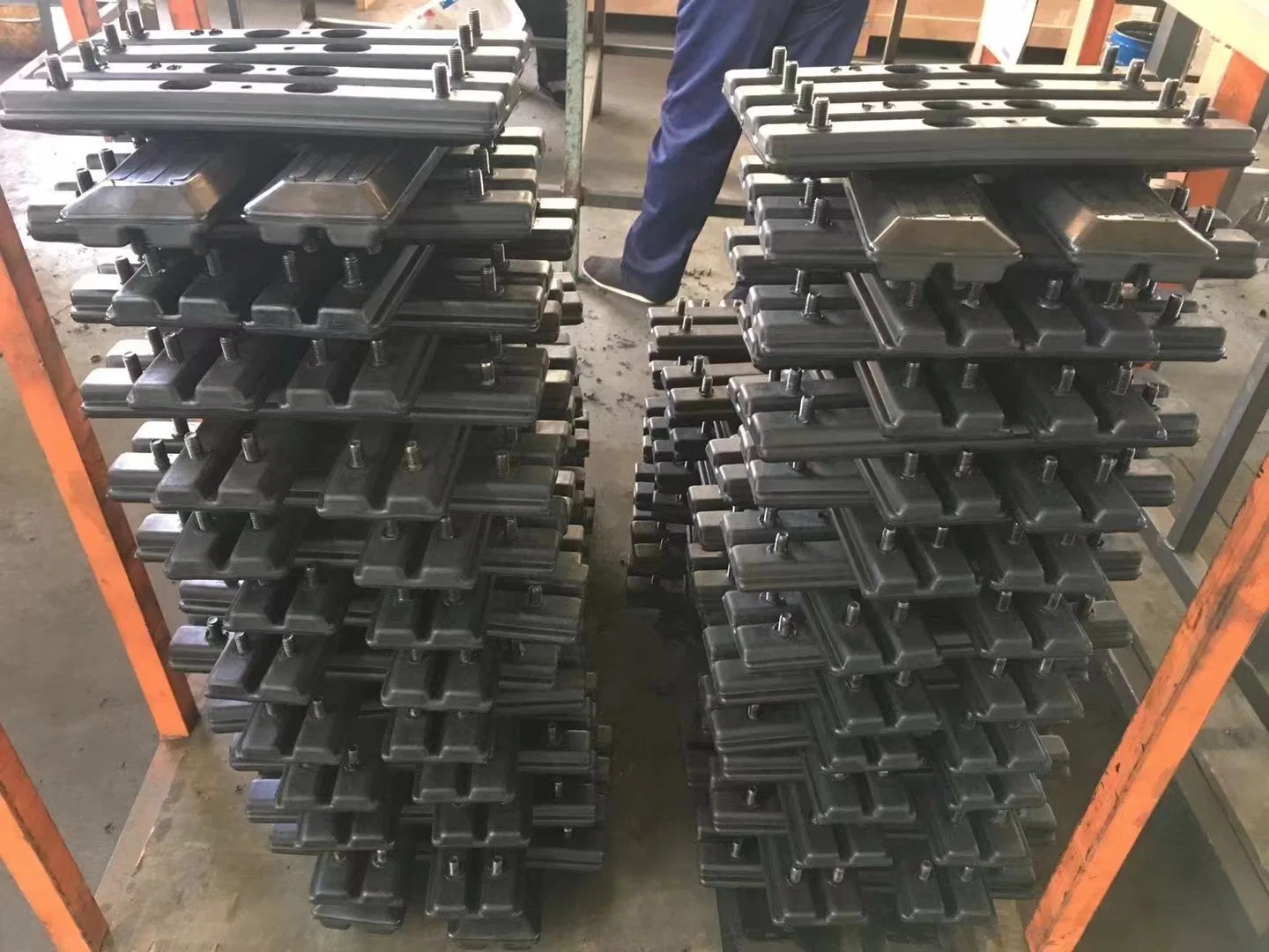 Professional Construction Machinery Factory Production Rubber Block for Construction Machinery Equipment