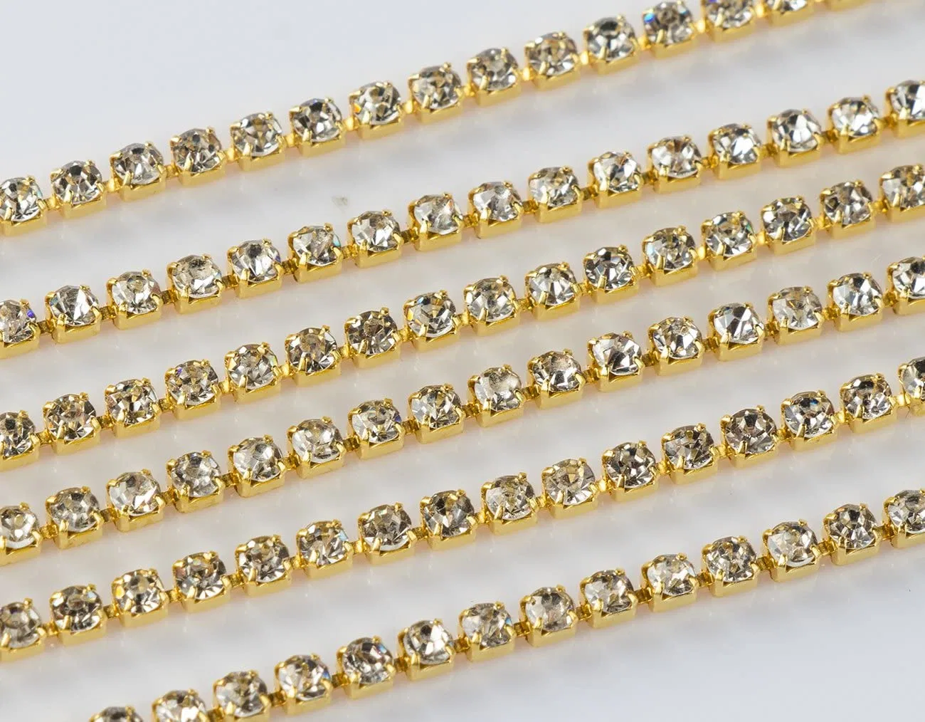 Wholesale/Supplier Gold 2.0mm Width Rhinestone Dainty Body Chain Shining Necklace Non Allergic Stainless Steel Accessories for Ladies' Clothes Body Chain Jewelry Making