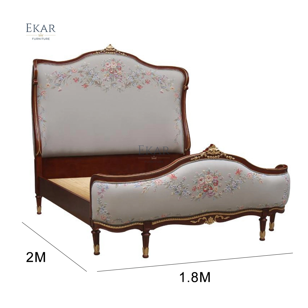 2023 Año Nuevo Oferta de lujo de estilo francés Royal Master cama tallada en madera maciza King Juego de dormitorio muebles Royal Hotel