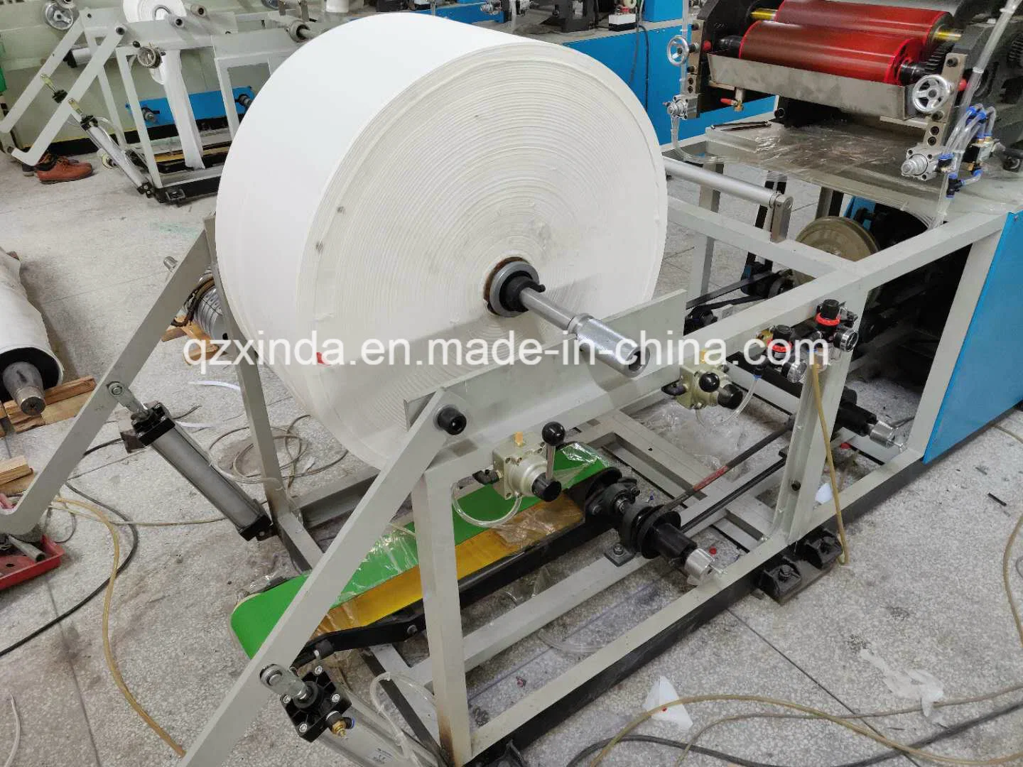 Tissue Serviette Napkin Paper Making Machine