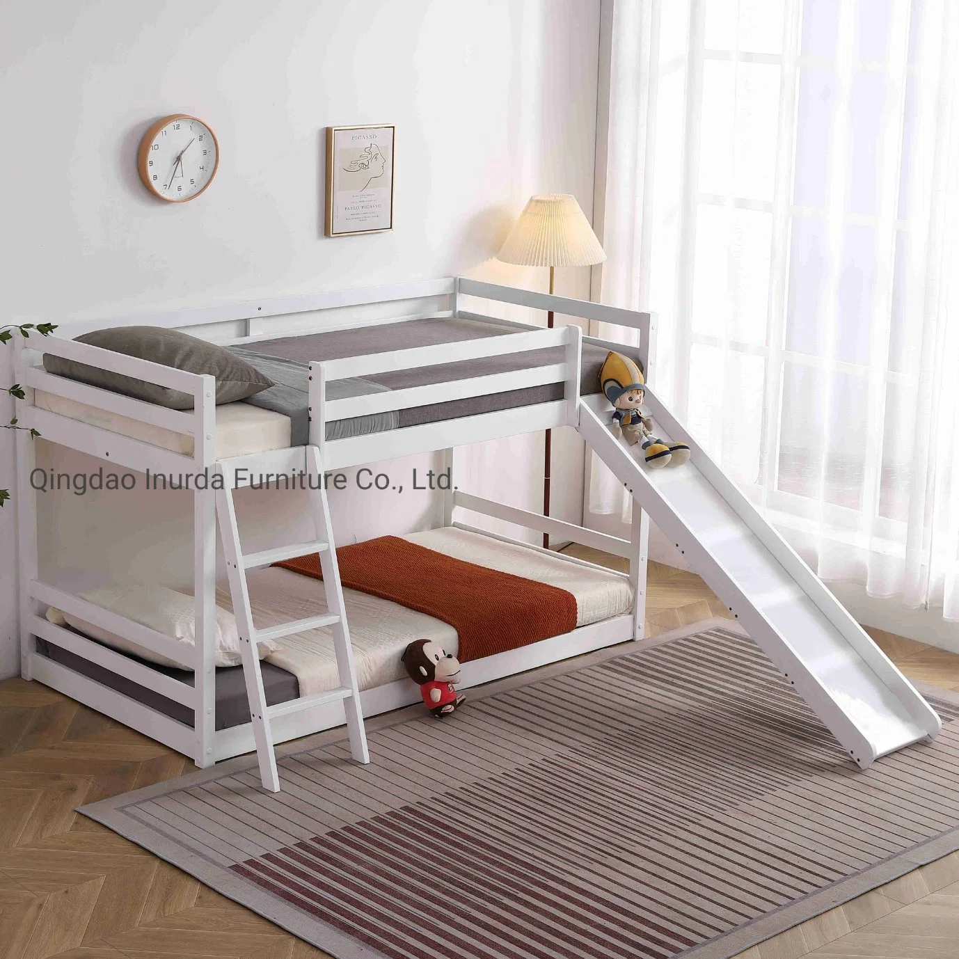 Chambre à coucher des enfants Meubles lits superposés avec escaliers en bois et des diapositives