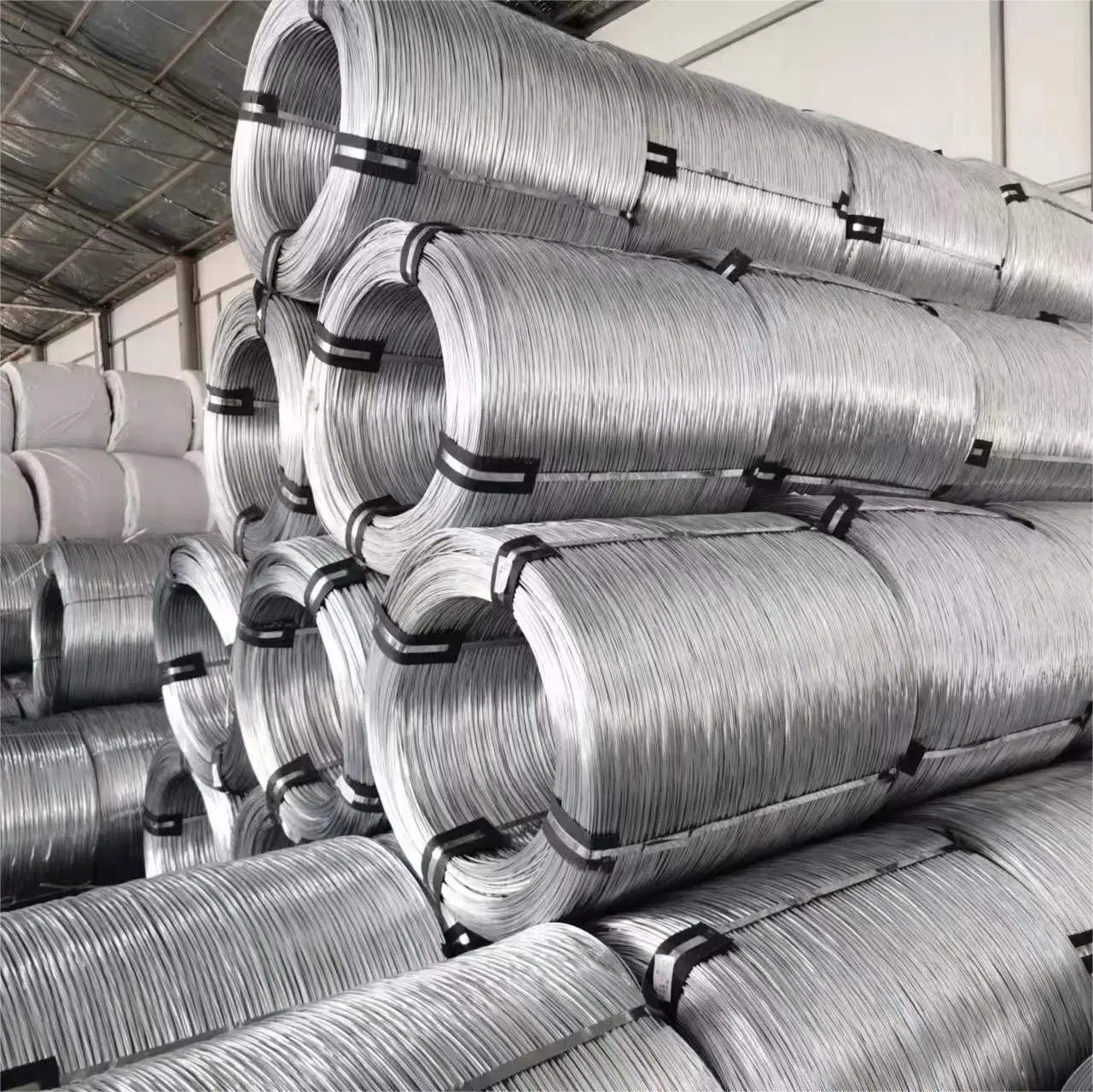 Factory Supply Low Carbon Steel Wire Hot Dipped Binding Gi Wire Bwg 8-Bwg 22 1.2mm 1.45mm Electro Galvanized Iron Wire for Construction and Wire Mesh Making