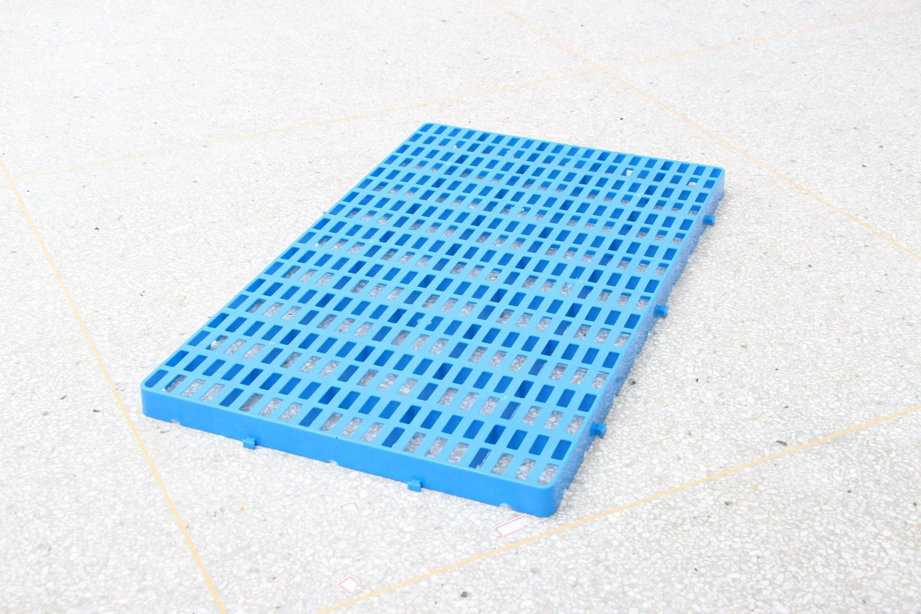 Ventilated Grid Surface HDPE Plastic Floor Board