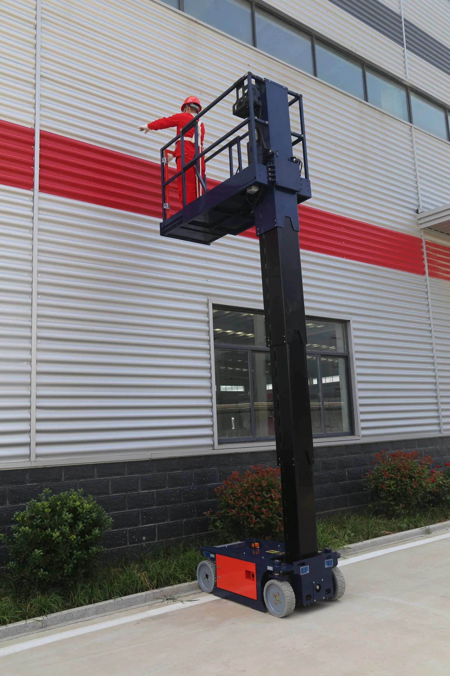 3.6m 4.8m 6m High Aerial Working Platform Aluminum Vertical Single Mast Lifts