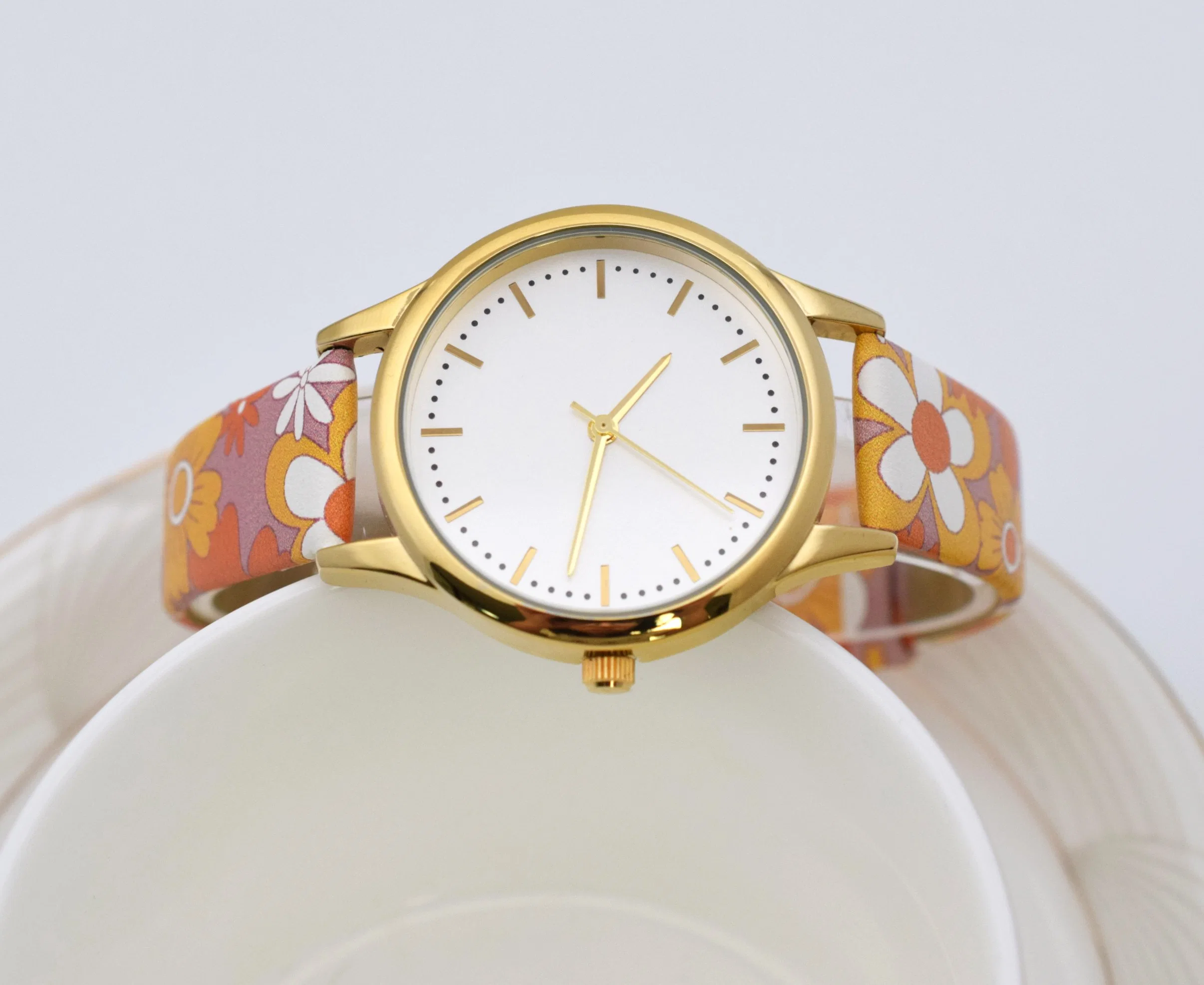 Promotional Custom Logo Wholesale/Supplier Quartz Lady Watch Wrist Watch Flower Strap Watch