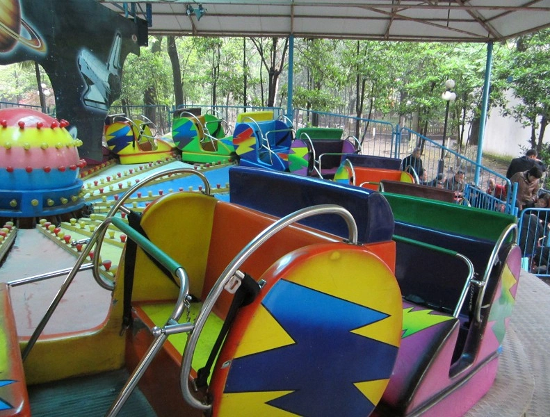 Amusement Park Equipment Turntable Luna Rides Thunder Beat Musical Express Rides for Sale
