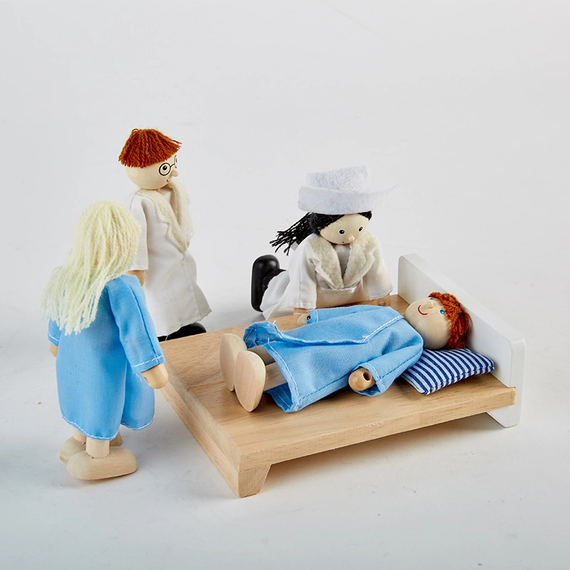 Pintoy Ensemble de poupées de l'hôpital de jouets en bois.