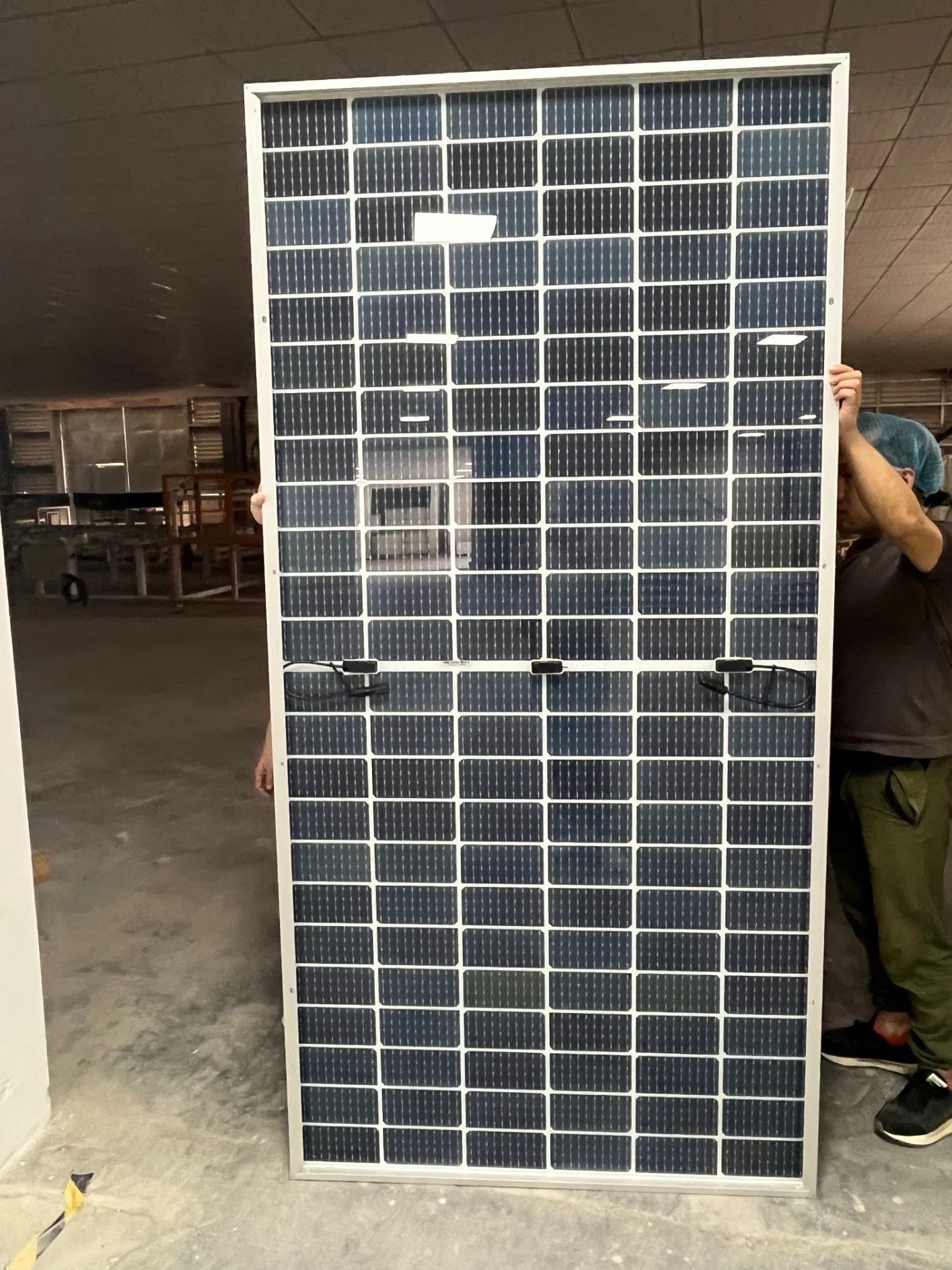 Panneau solaire de gros Bif verre verre à moitié cellule photovoltaïque de 550 W pour le marché sud-africain