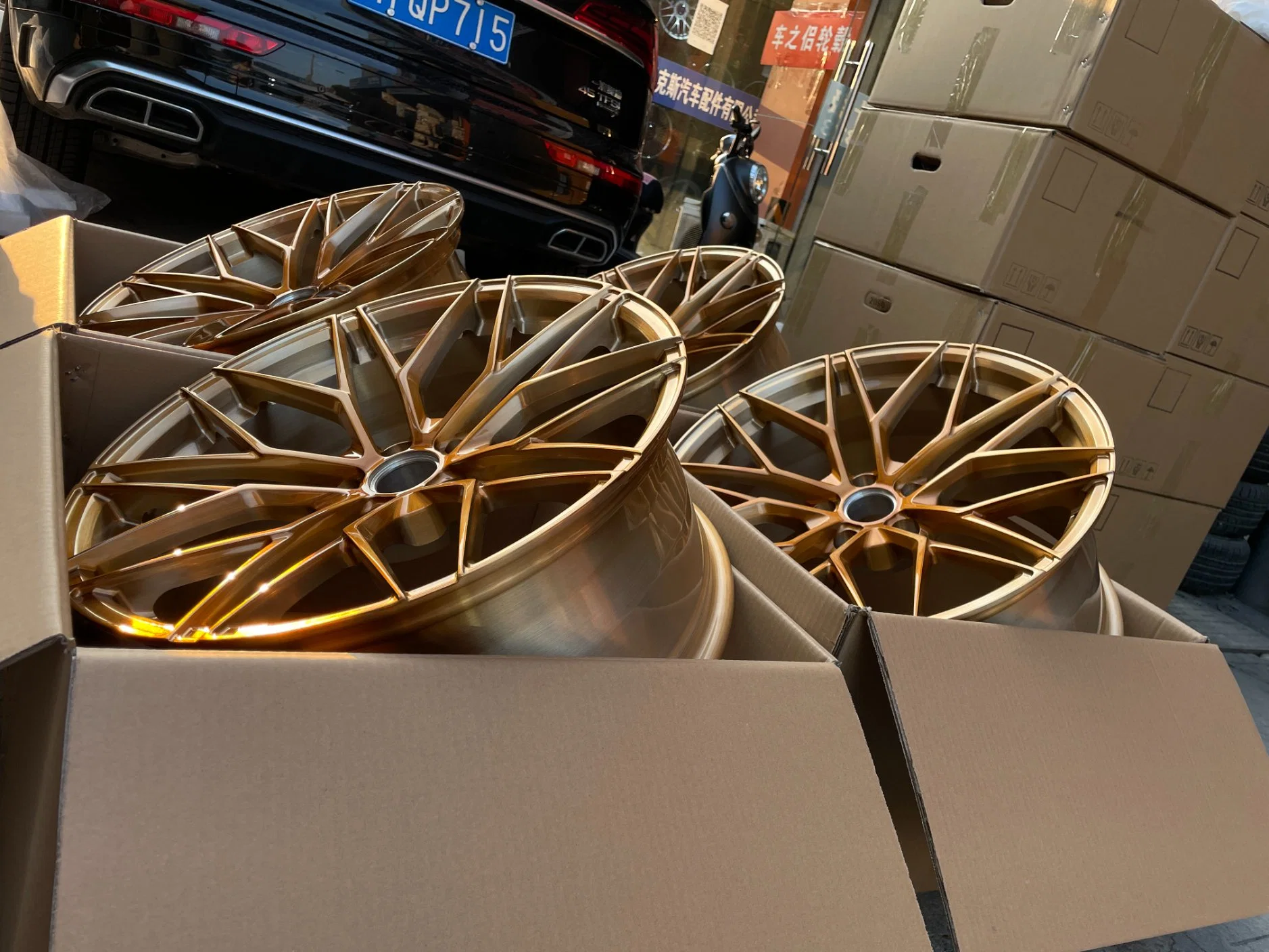 Alloy Wheels Forged 18 19 20 21 22 23 24inch Gold Chrome Duo Color Wholesale/Supplier Alloy Car Rims 5 Hole 5 Spoke Car Aluminum Alloy Wheels Rim