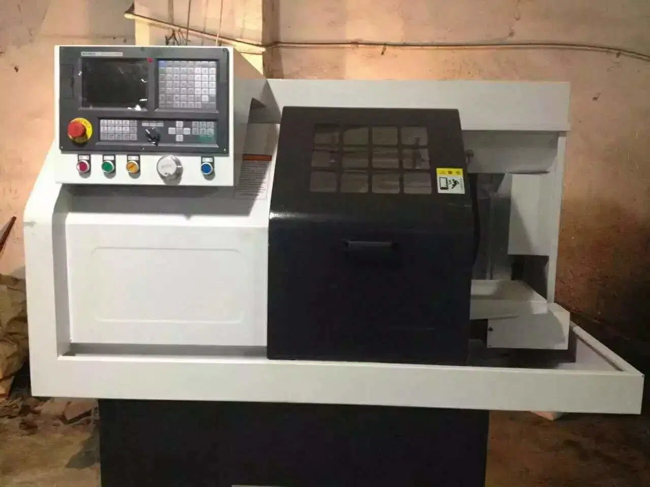 Ferramenta automática de suporte ao preço do controlador CNC da série de tipo económico Trocador e veios duplos CNC Lathe preço da Máquina CNC girando Máquina