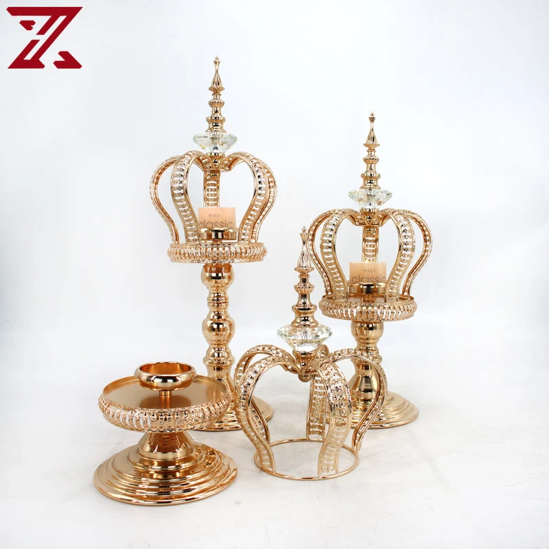 Moderna decoração de luxo Gold Cristal Metal Crown suporte para velas para peça de casamento