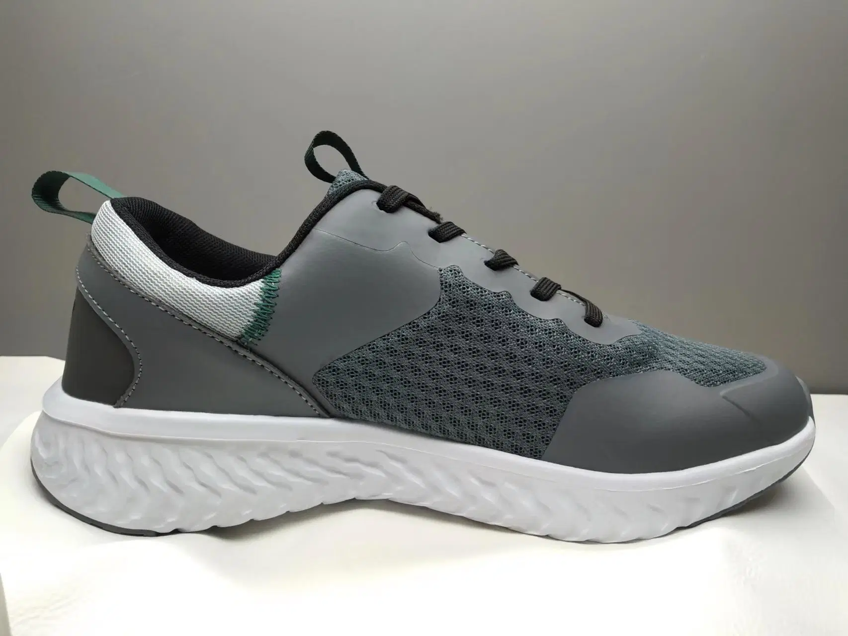 Customized Spring and Autumn New Casual Trend All-Match Sneakers Breathable Grey Two-Color Soled Shoes