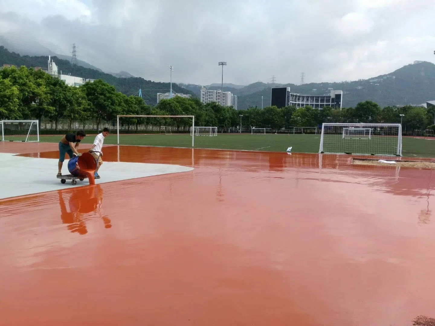 9-13mm de espesor de recubrimiento de pulverización de pista de atletismo y pista de atletismo