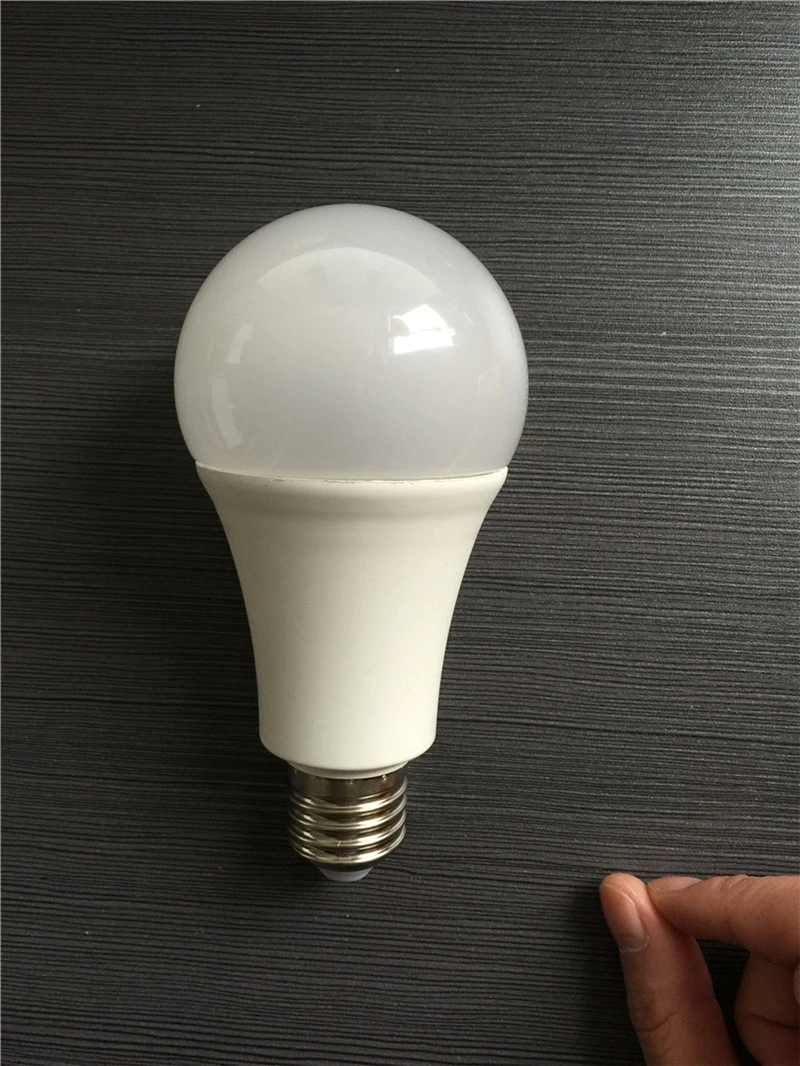 A60 LED Bulb Light E27/B22 Base 9W 100-240V Ce RoHS GS Energy Saving Lamp