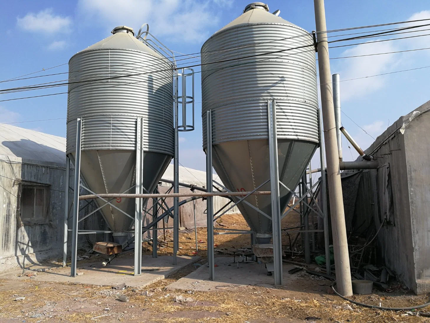 Load / Unload High Efficiency Galvanized Steel Feed Hopper Tank Silo