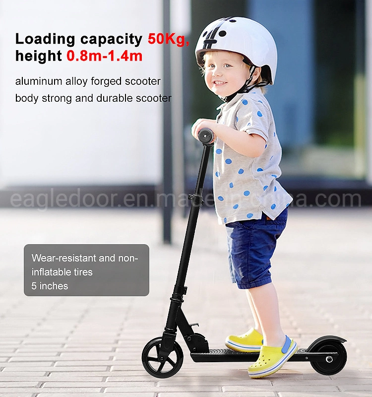 2021 Commerce de gros scooter pliable de 5 pouces de 120 W Kid Scooter électrique 2 roues scooter de mobilité avec pédale de frein