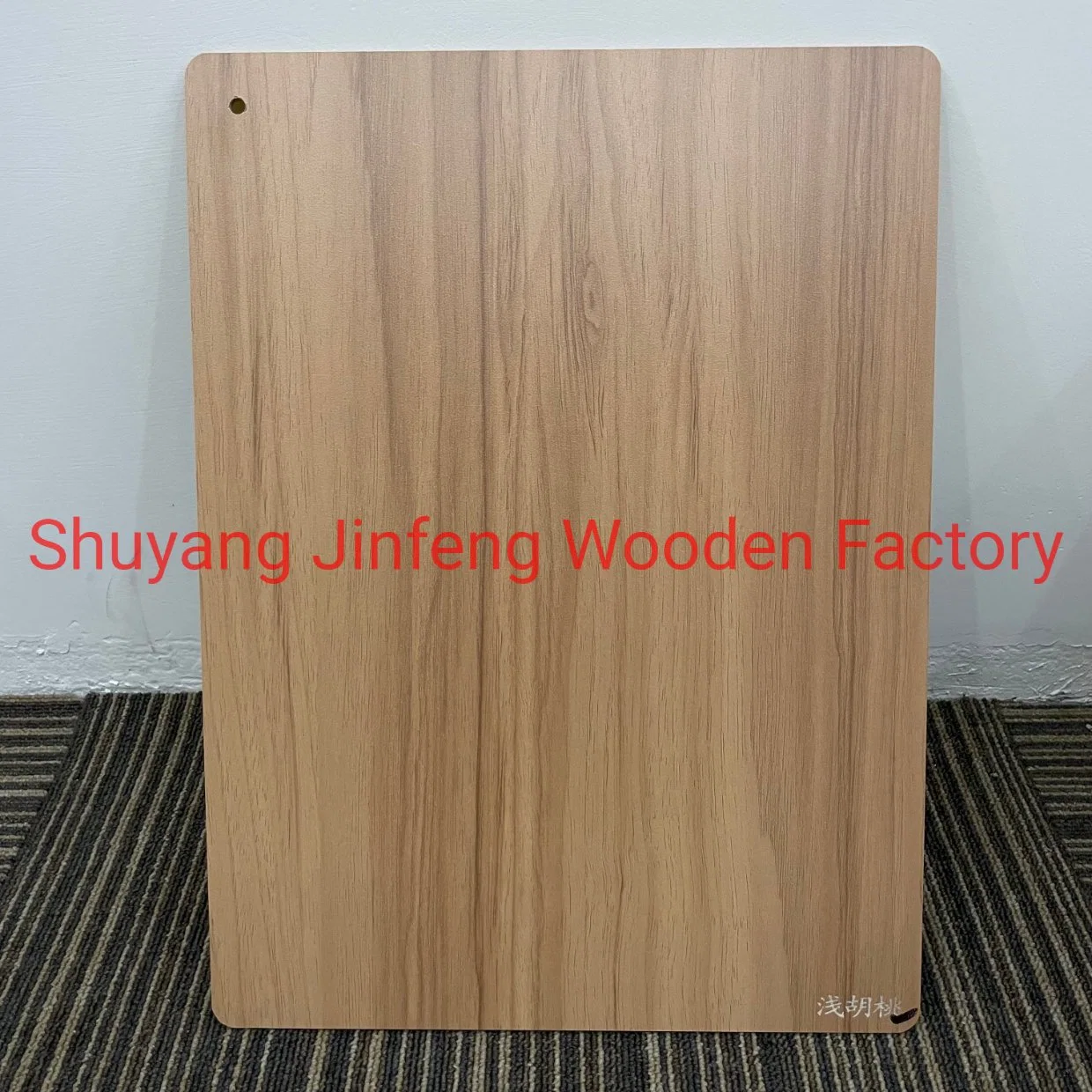 El contrachapado de eucalipto de la chapa de madera de abedul Álamo el precio de la placa de MDF Precio Tailandia finger joint de plástico de la Junta ante la madera contrachapada PU MDF Laminado de madera contrachapada de MDF acrílico brillante