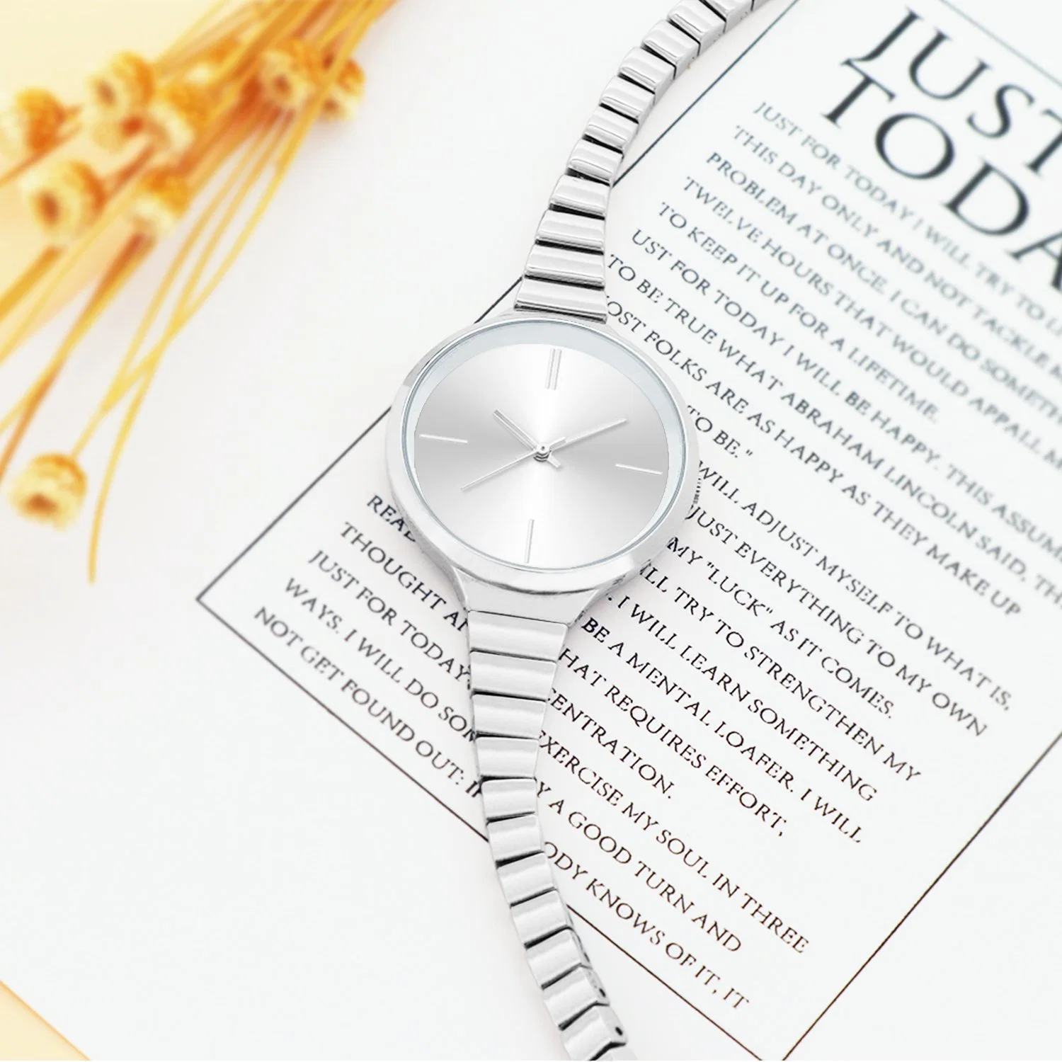 Estilos simples de la moda de diseño de la mujer reloj de pulsera de plata de lujo relojes de cuarzo