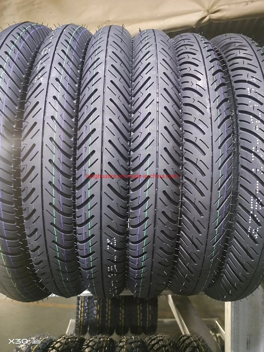 T/T T/L CCC ISO9001 aprouvé Coût élevé de performance des pneus de moto