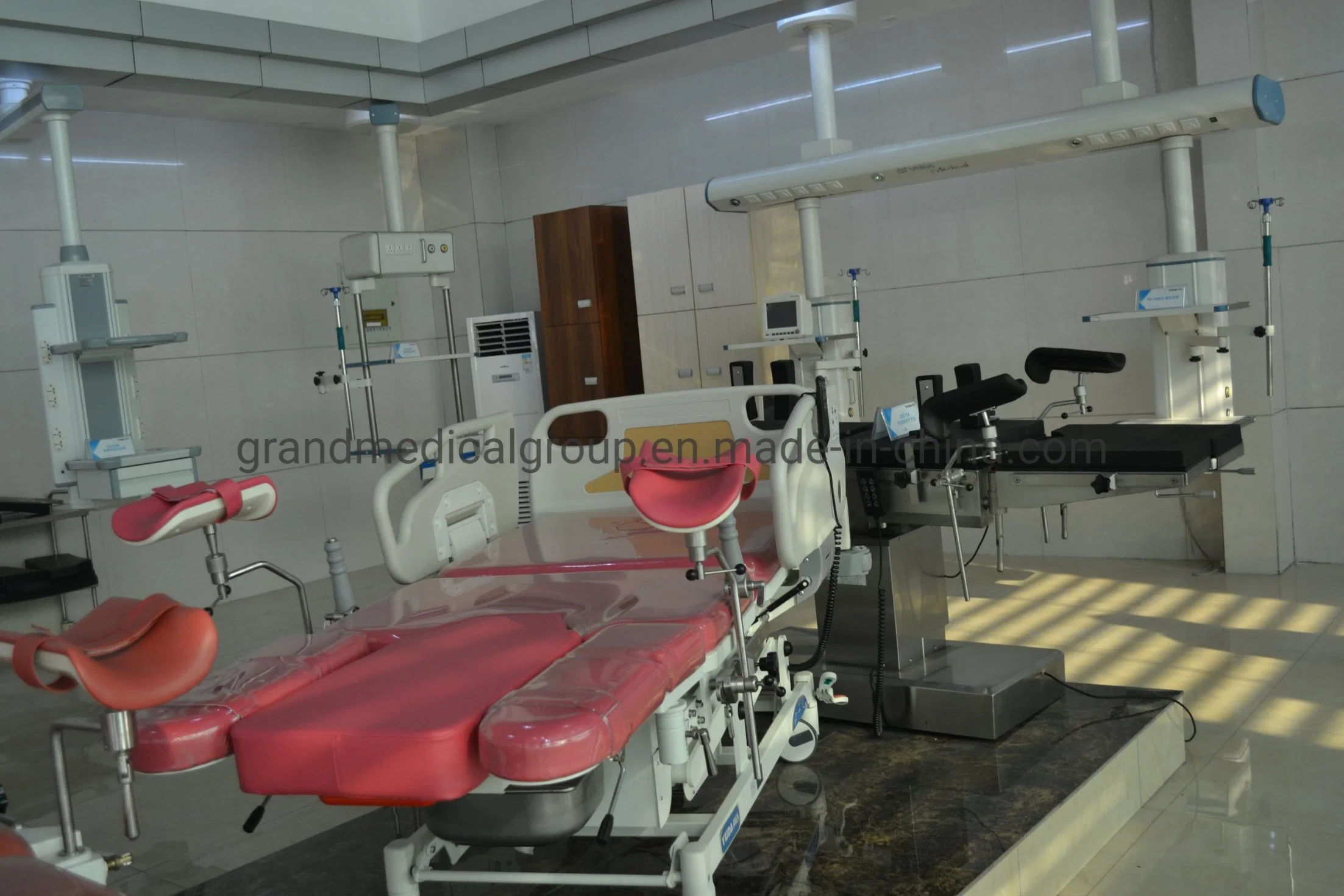 Hospital Equipment Obstetric Birthing Delivery Bed Electric Gynaecology Operating/Operation Table