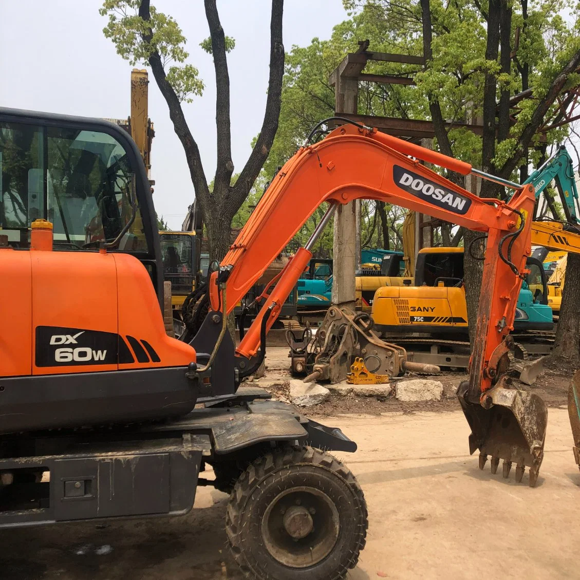 High quality/High cost performance  and Good Condition Doosan Dx60W Excavator Cheap Second Hand Doosan Dx60W in Lowest Price with High quality/High cost performance  Used Excavator