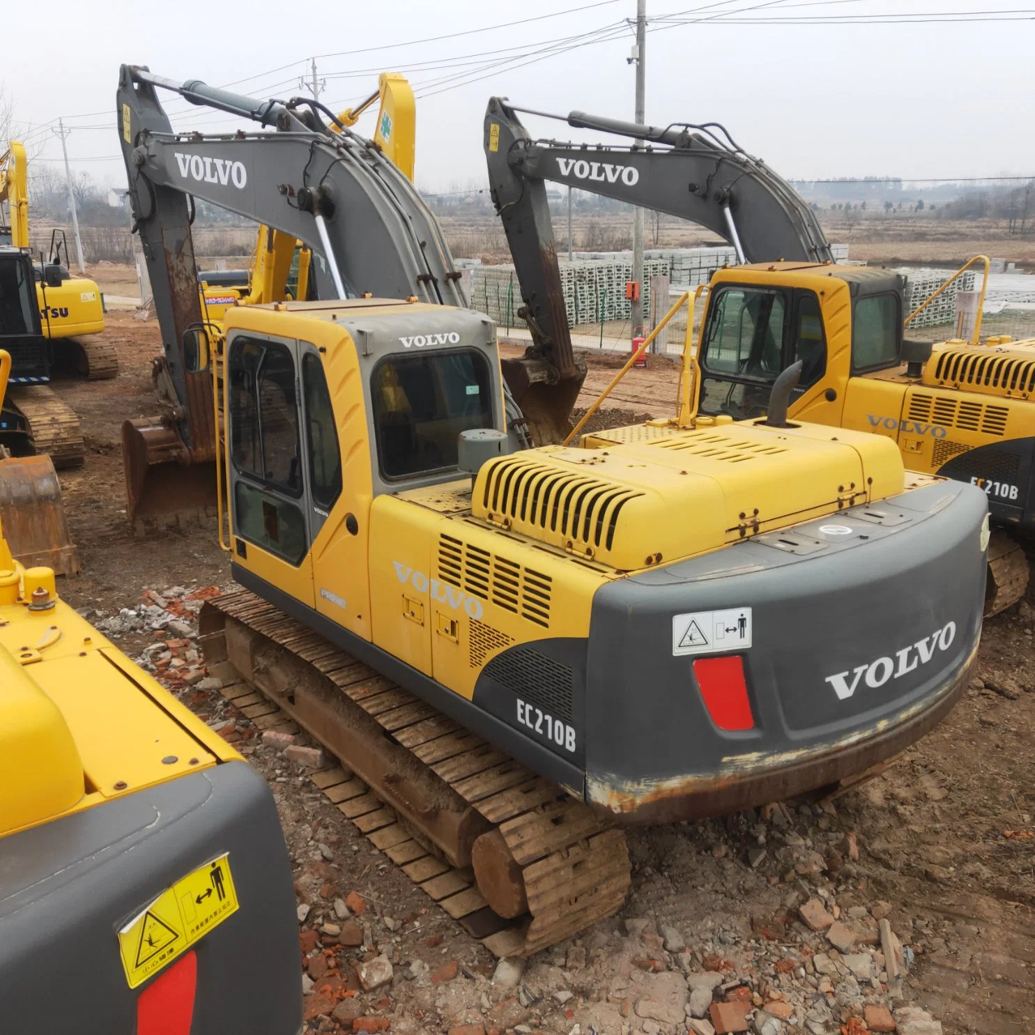 الحفار فولفو Ec210b Volvo Digger الماكينات المستعملة 21 طن المعدات الأصلية