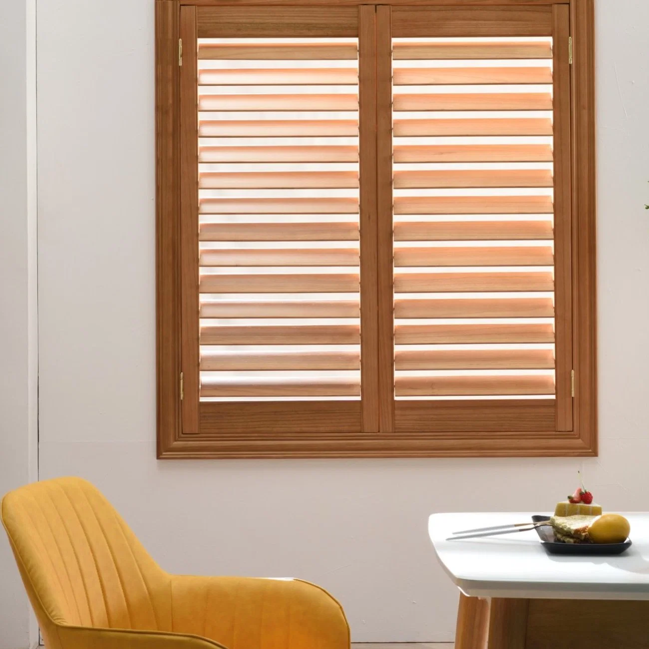 New Style Stained Brush Plantation Shutters Best Selling in China for Livingroom