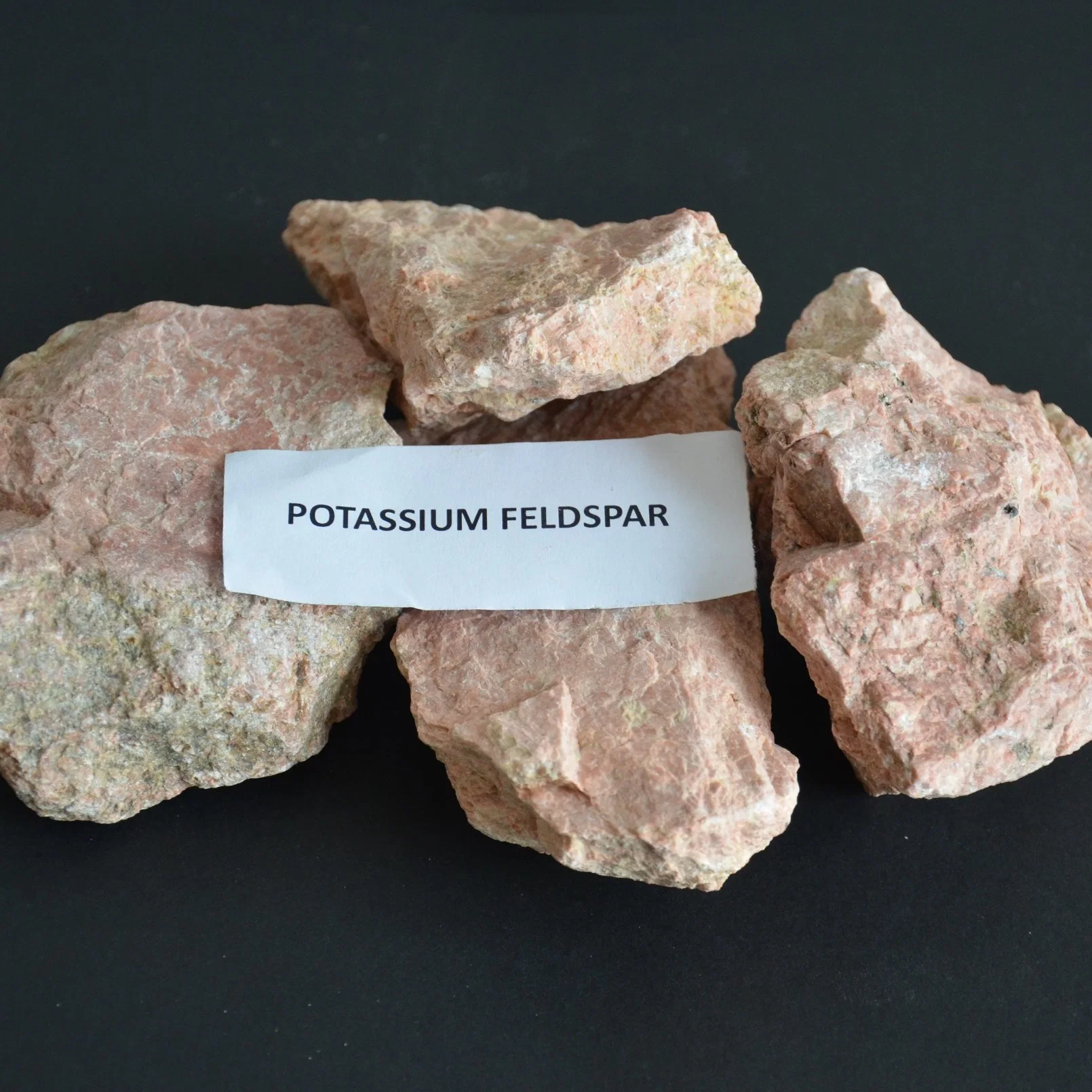 Factory Supply High quality/High cost performance  K and Na Feldspar Powder Feldspar for Ceramics Enamel Electric Porcelain Blanks