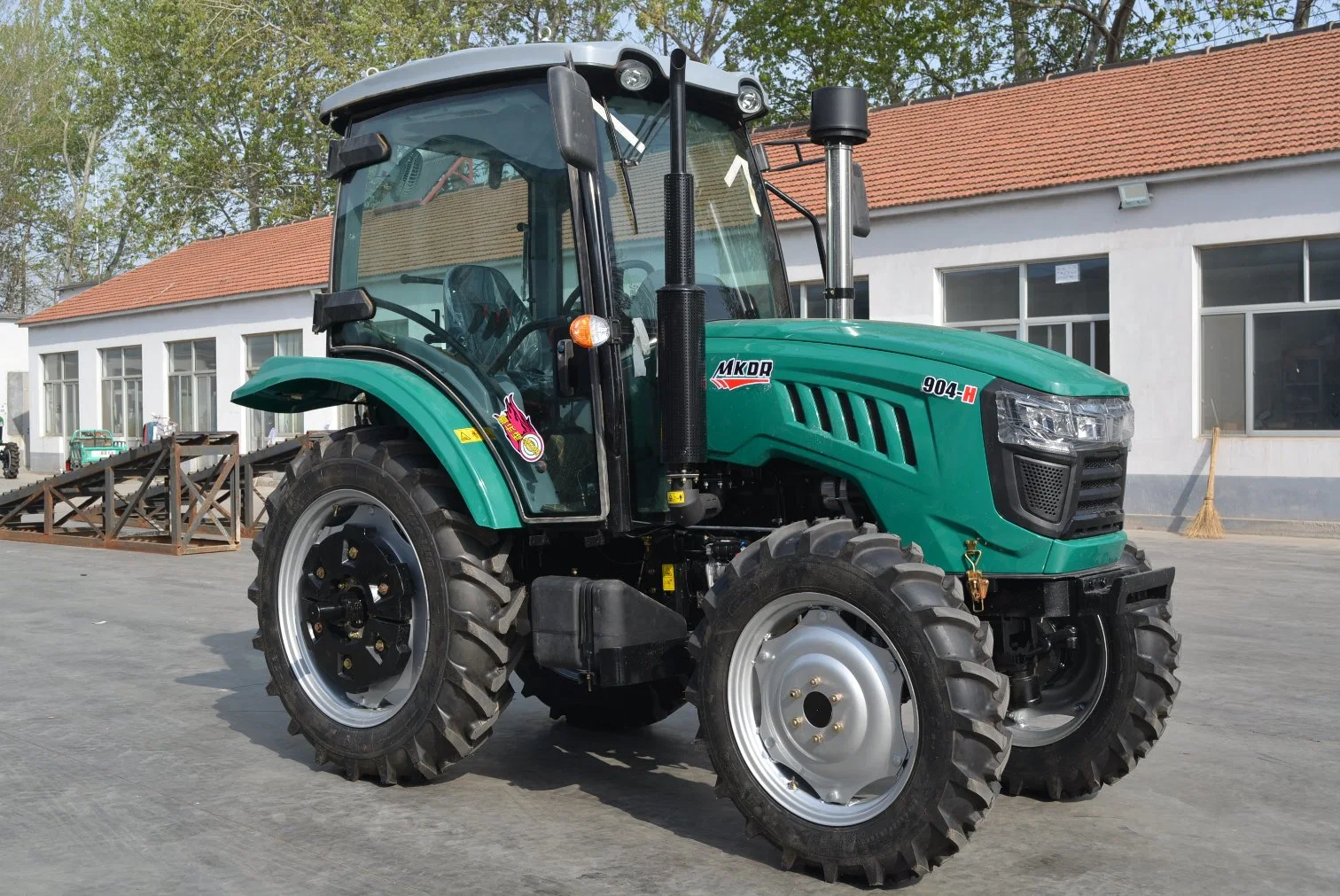 Toda la venta barata Mini 4WD Garden Tractor agrícola pequeña agricultura arado 50 HP 60HP 70HP 80HP HP de 90 tractores de 100 CV para el precio oferta