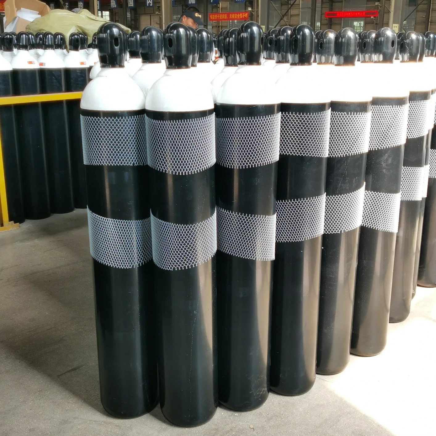 6m3 CE Oxygen Cylinder Filling with Oxygen Gas / Medical Oxygen Gas /High Purity Oxygen Gas
