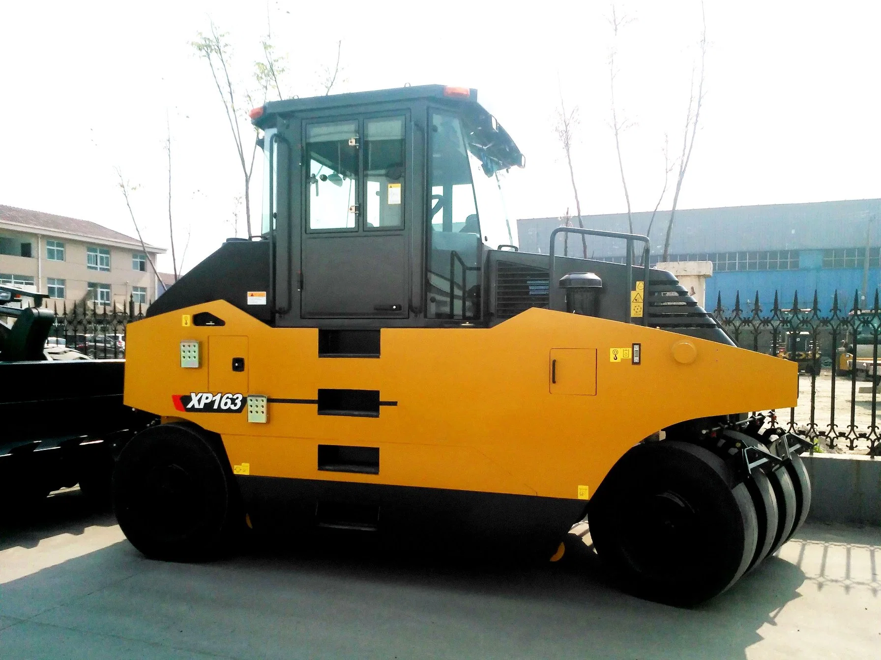 Cheap Price Famous Brand Road Roller XP203 Tyre Compactor Factory Prices