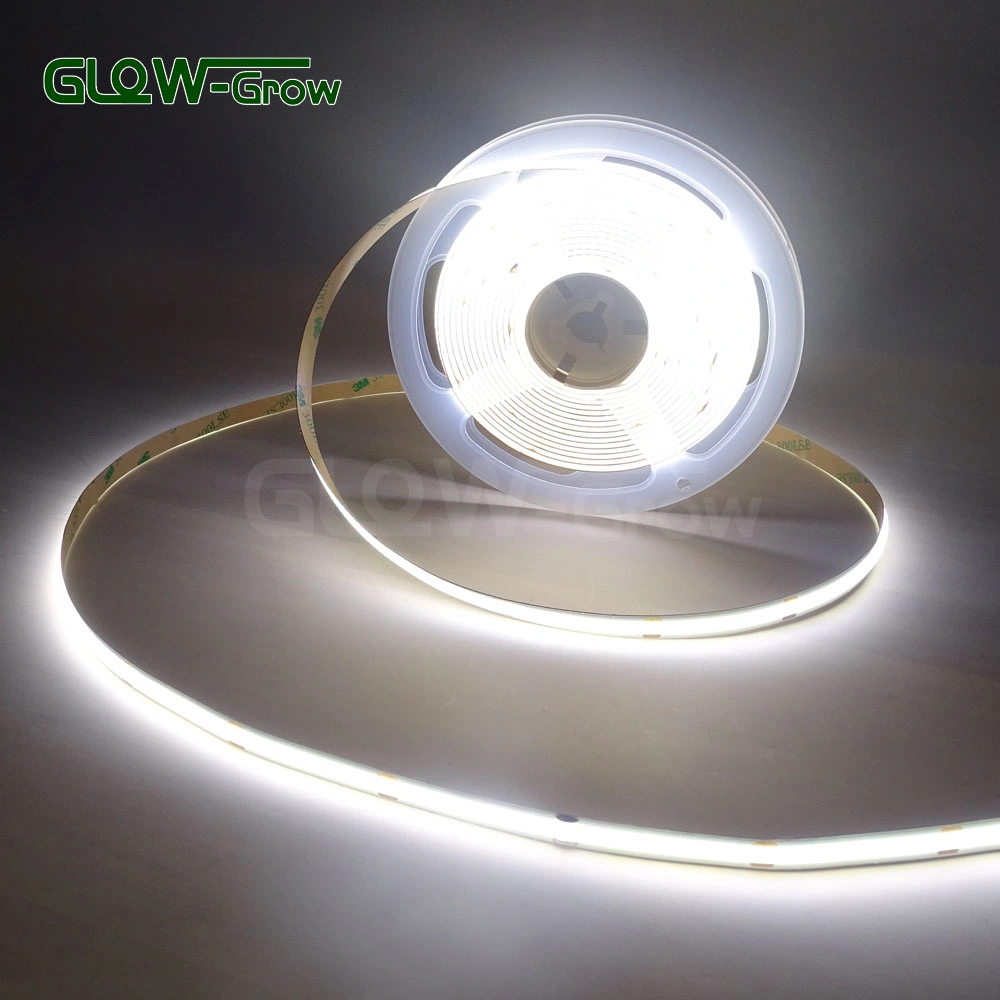 Ruban LED COB flexible jaune de 5 mm avec 380 LED pour la décoration intérieure.