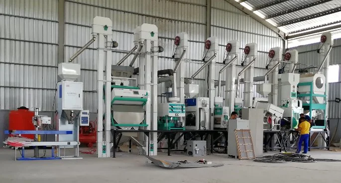 Top Manufacturer Latest Model New Design 30 Ton/Day Fully Auto Cleaning Destoning Hulling Milling Sorting Polishing Complete Set Combine Rice Milling Machine