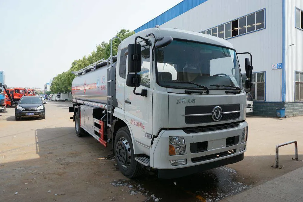 Dongfeng Tianjin 14000L Llenado de aceite de carretilla Carretilla de llenado del tanque de combustible