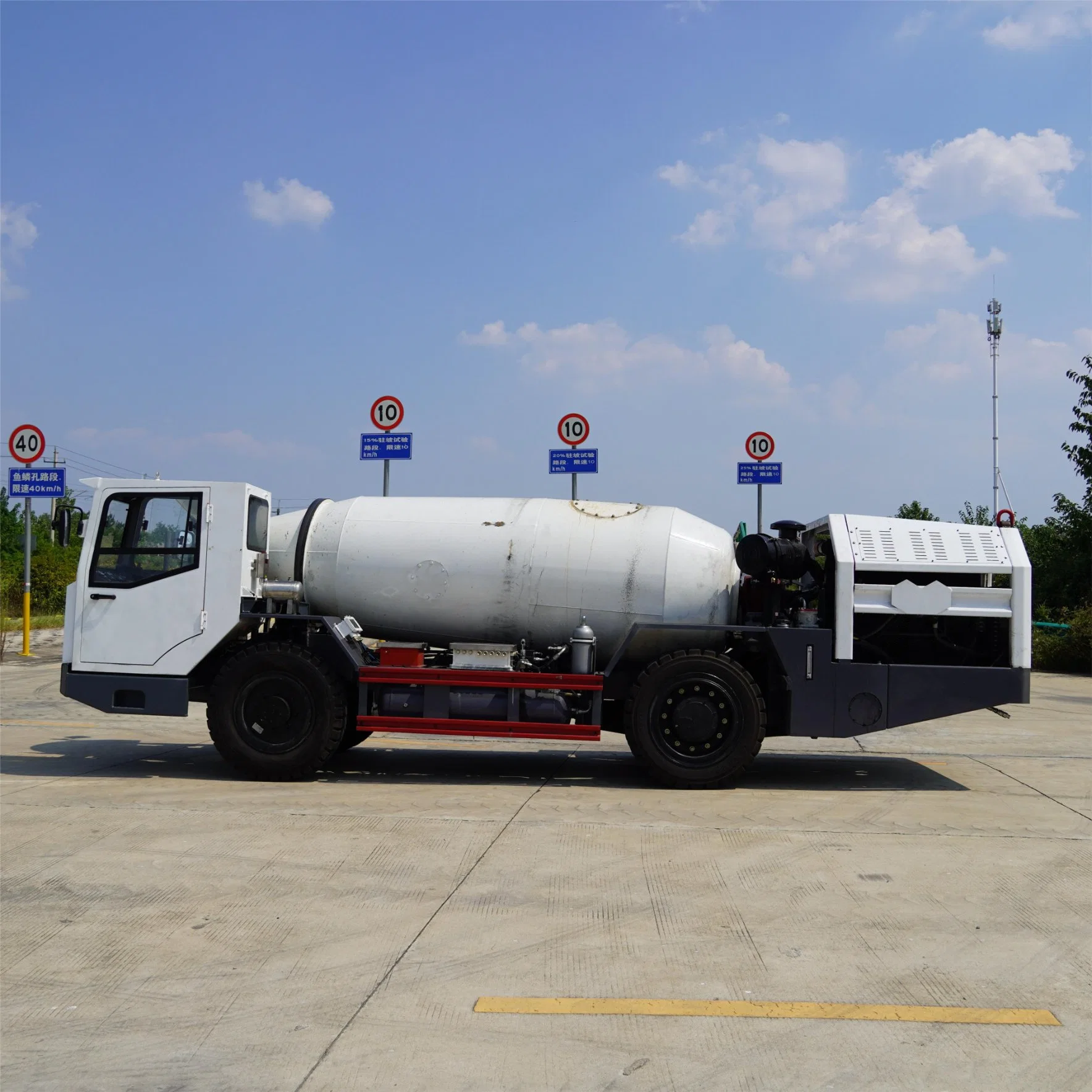 Wc5bj 5cubic Meters Capacity Concrete Mixer Truck Undergroud Coal Mining Equipment