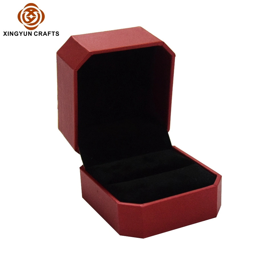 Paquete de joyas de papel de alta calidad caja con el logotipo personalizado Cofre de plástico de vender en stock