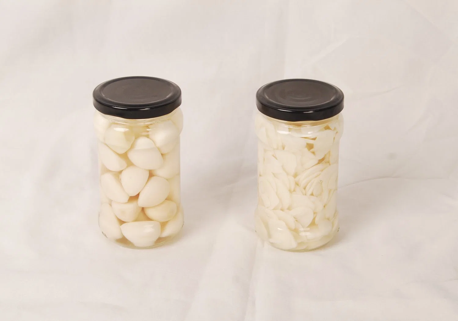 Pickled Garlic Cloves in Brine Size 280g Per Jar for Retail