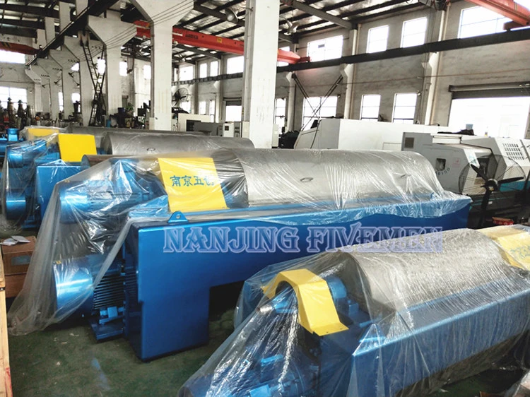 Horizontal Screw Two Phase Sludge Dewatering Decanter Centrifuge / Oil Sludge Centrifuge