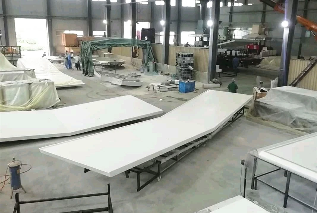 Matériaux d'isolation FRP GRP personnalisés Fiberglass Layup main produits de forme spéciale