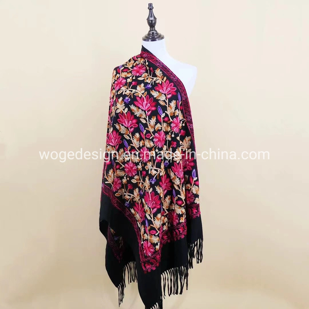 Nueva llegada ropa vestimenta musulmana cachemir mezcla viscosa hilo de poliéster de flores bordado Bufanda de invierno