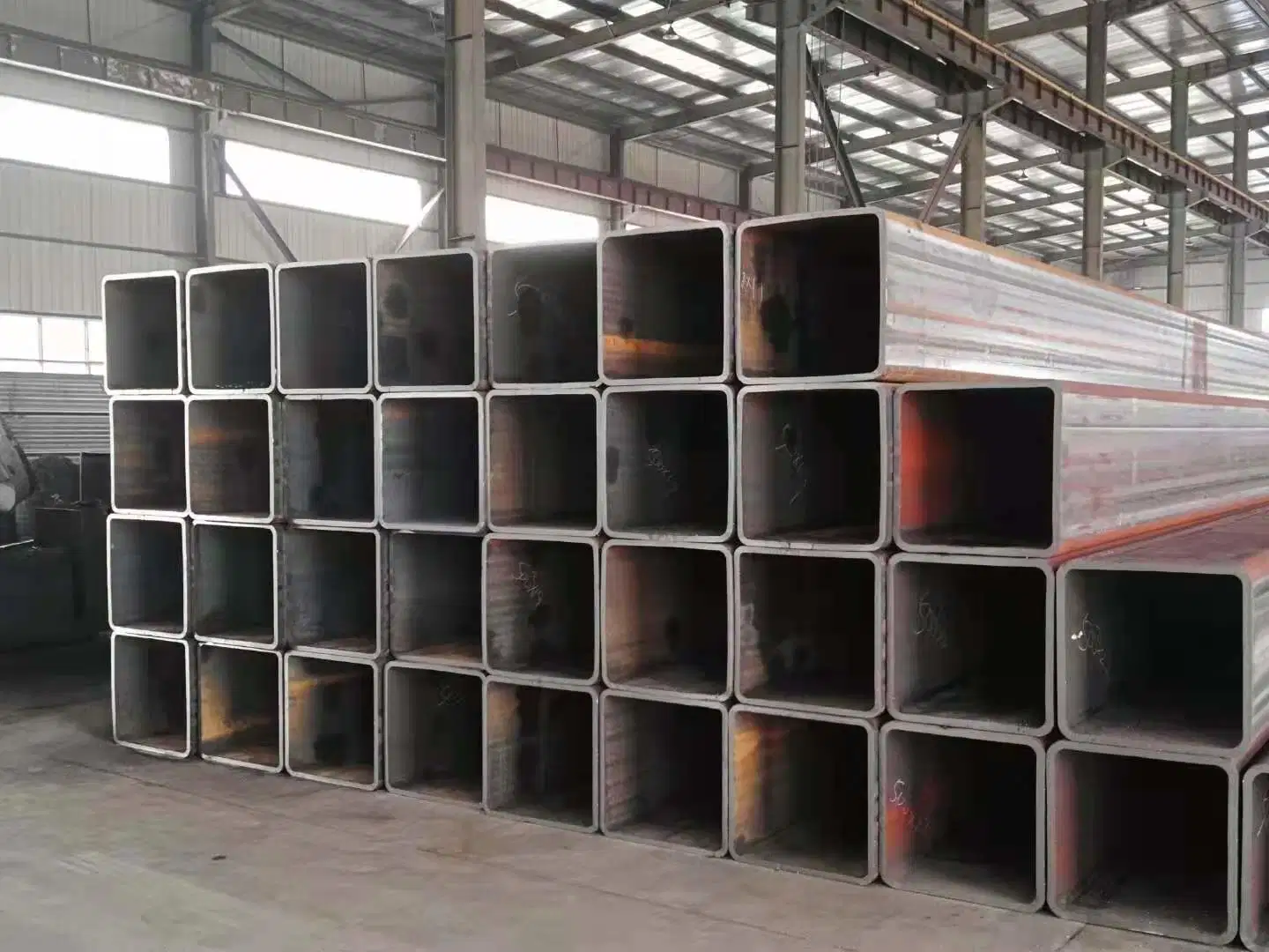 Hot Rolled Black Steel Square Tube/Rectangular Hollow Tubular Steel Pipe