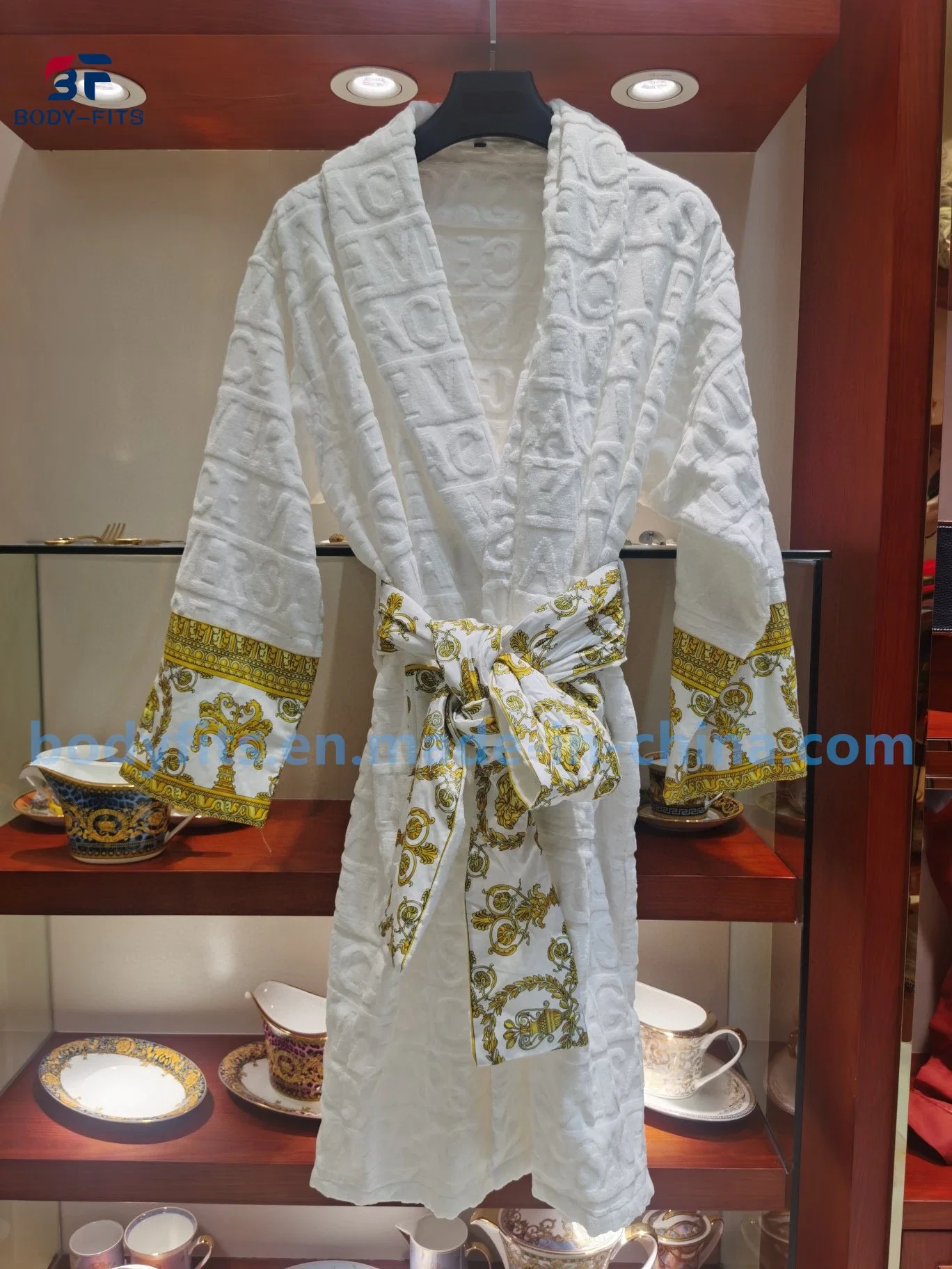 Famous Designer Bathrobe100% Cotton Terry Towel Fluffy Bathrobes Organic Cotton Custom Bath Robe