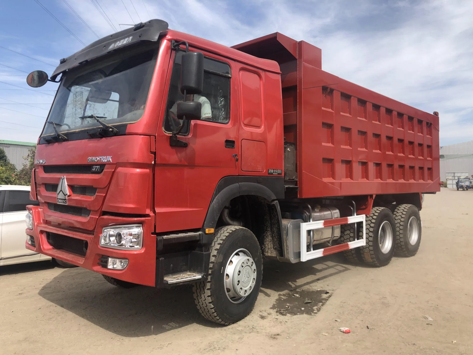 Sinotruck HOWO usado Caminhão Basculante 371HP 35 Ton Capecity de carregamento de caminhões de Mineração Tipping Truck 10 pneus dianteiro 6X4 para o mercado africano