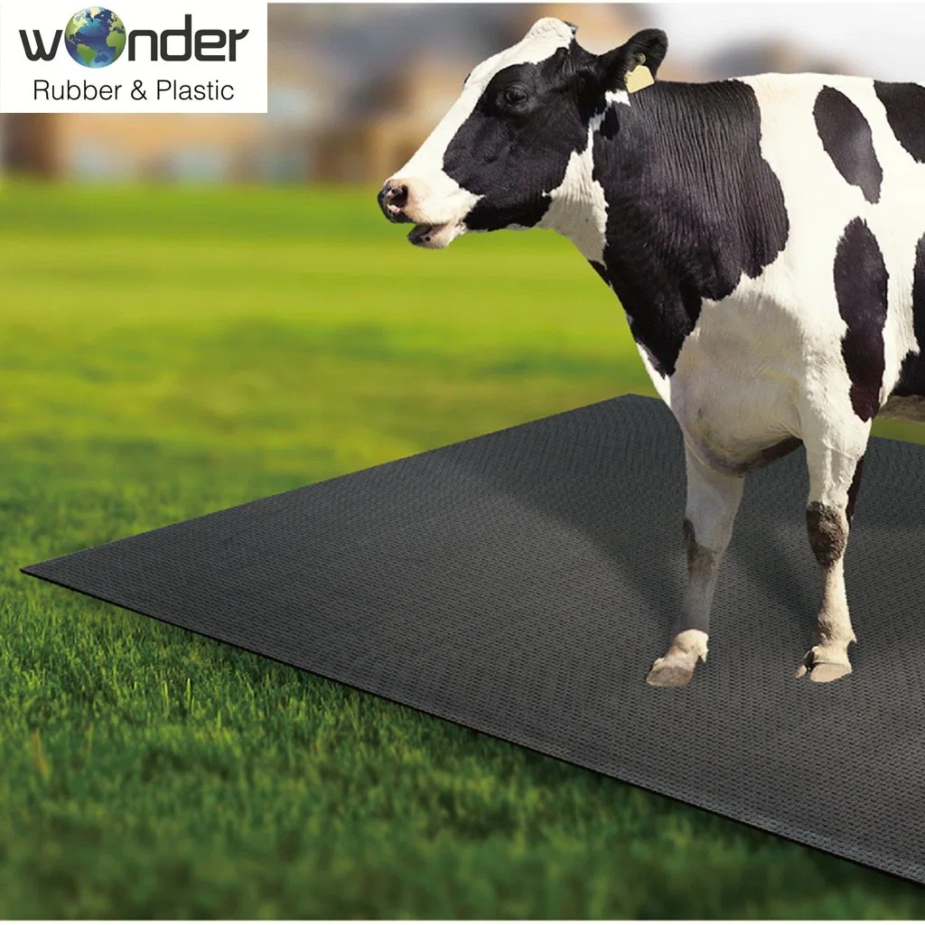 Agricultural Non Slip Interlocking Recycle Material Waterproof Solid Color Cow Print Floor Mats