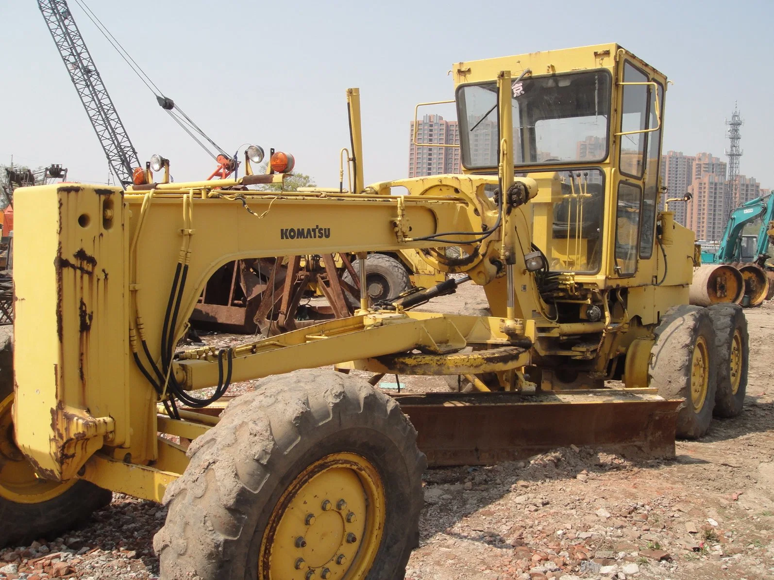 Garantía de 3 años de segunda mano Japón hizo Komatsu GD511 Motoniveladora para la venta,