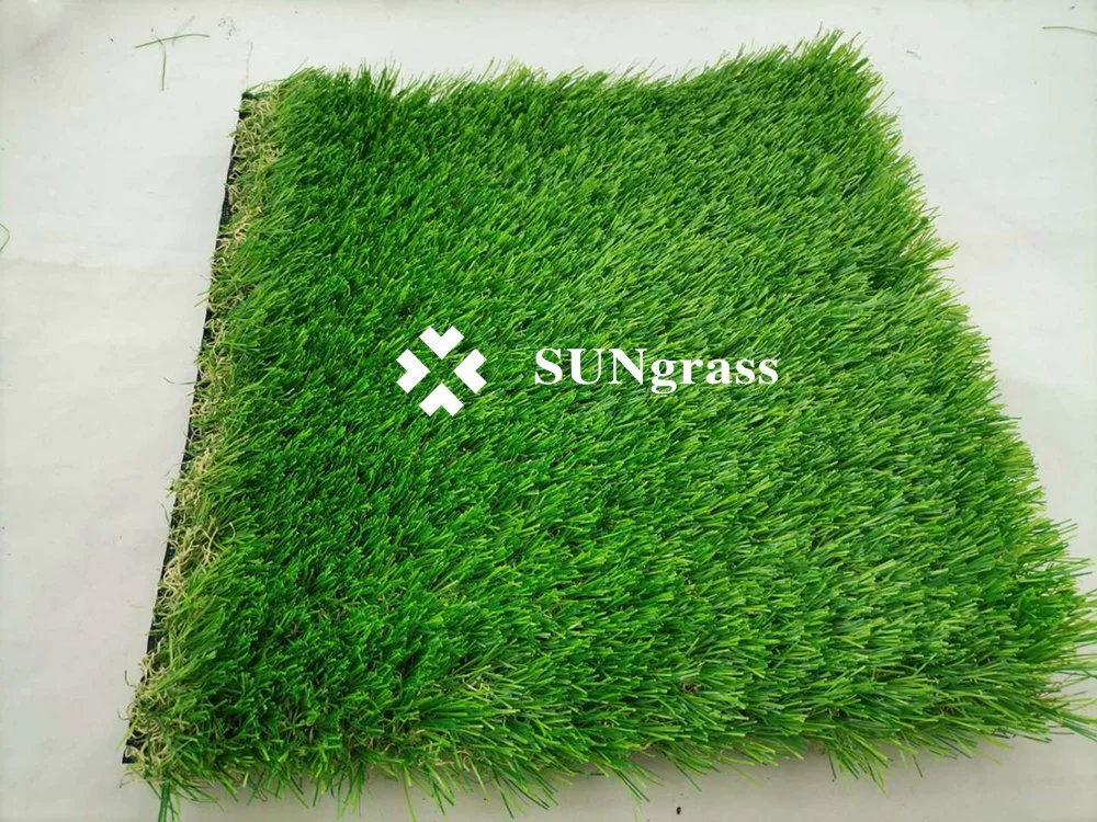 Muestra gratuita 40mm Turf Artificial Astro Turf 18stitches 4-Tones Garden Verde